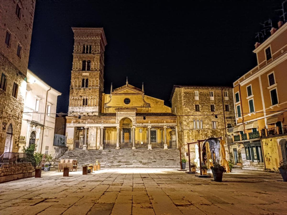 La Casetta Nelle Mura แตร์ราชินา ภายนอก รูปภาพ