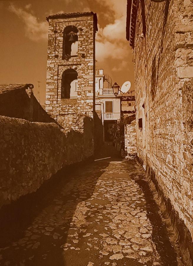 La Casetta Nelle Mura แตร์ราชินา ภายนอก รูปภาพ
