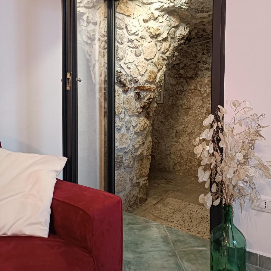 La Casetta Nelle Mura แตร์ราชินา ภายนอก รูปภาพ
