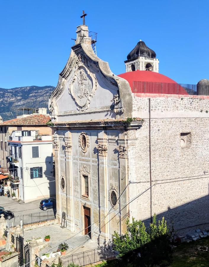 La Casetta Nelle Mura แตร์ราชินา ภายนอก รูปภาพ