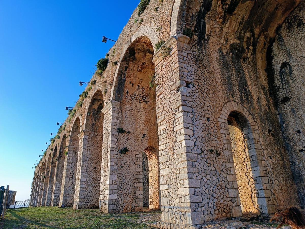 La Casetta Nelle Mura แตร์ราชินา ภายนอก รูปภาพ