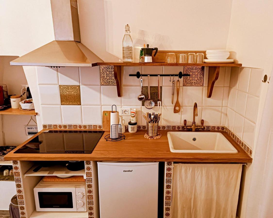 La Casetta Nelle Mura แตร์ราชินา ภายนอก รูปภาพ