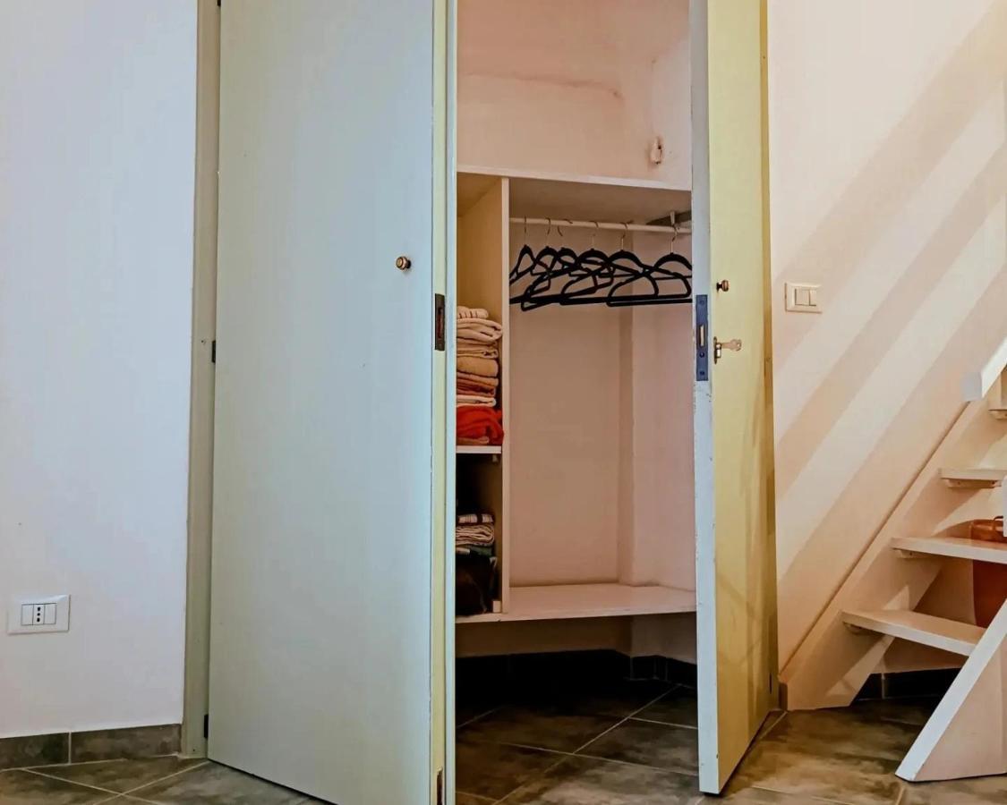 La Casetta Nelle Mura แตร์ราชินา ภายนอก รูปภาพ