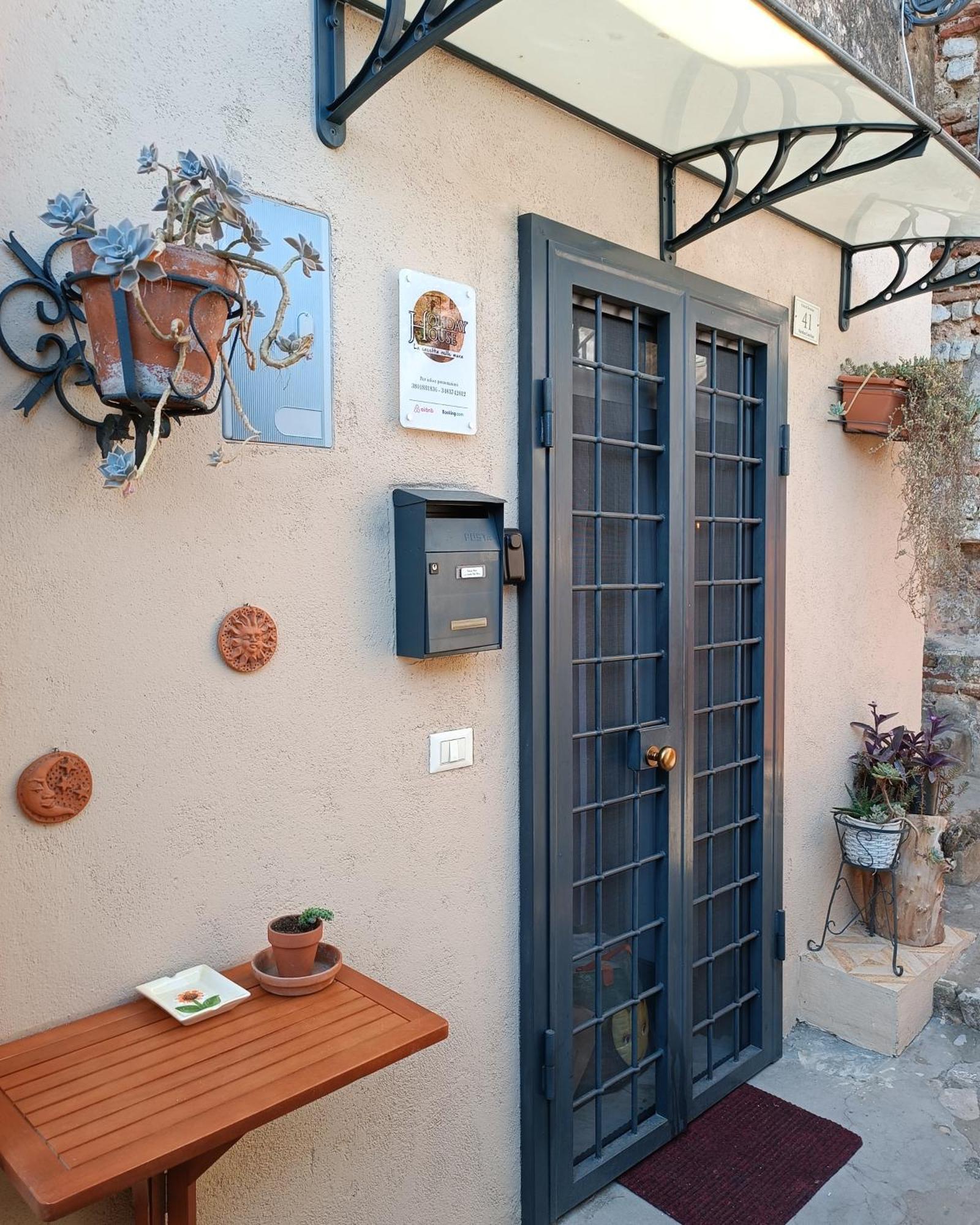 La Casetta Nelle Mura แตร์ราชินา ภายนอก รูปภาพ